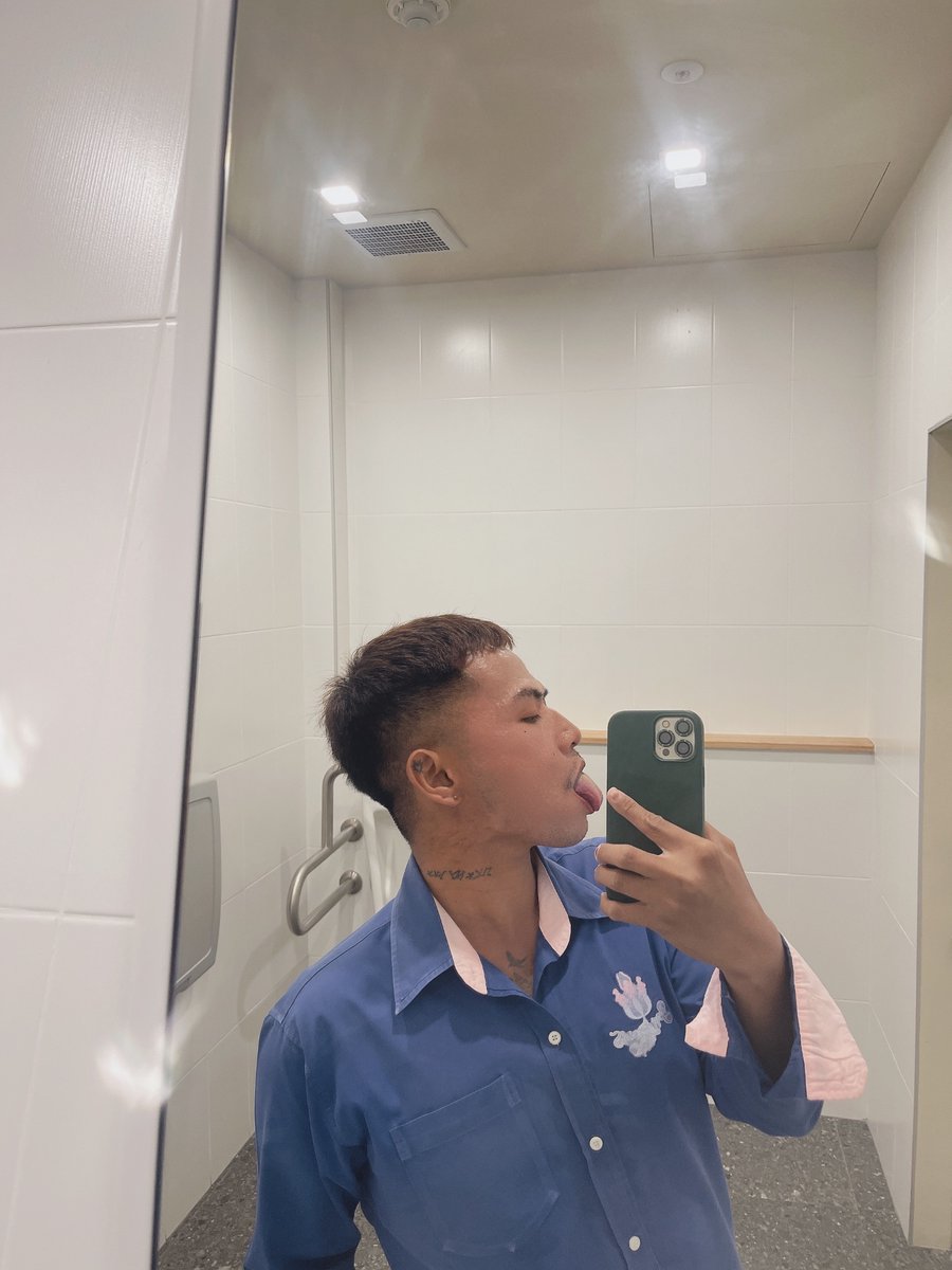 Maleeoflucifer's tweet photo. หล่อ10% เสียว90% #พัทยา https://t.co/2FlwuuYWre