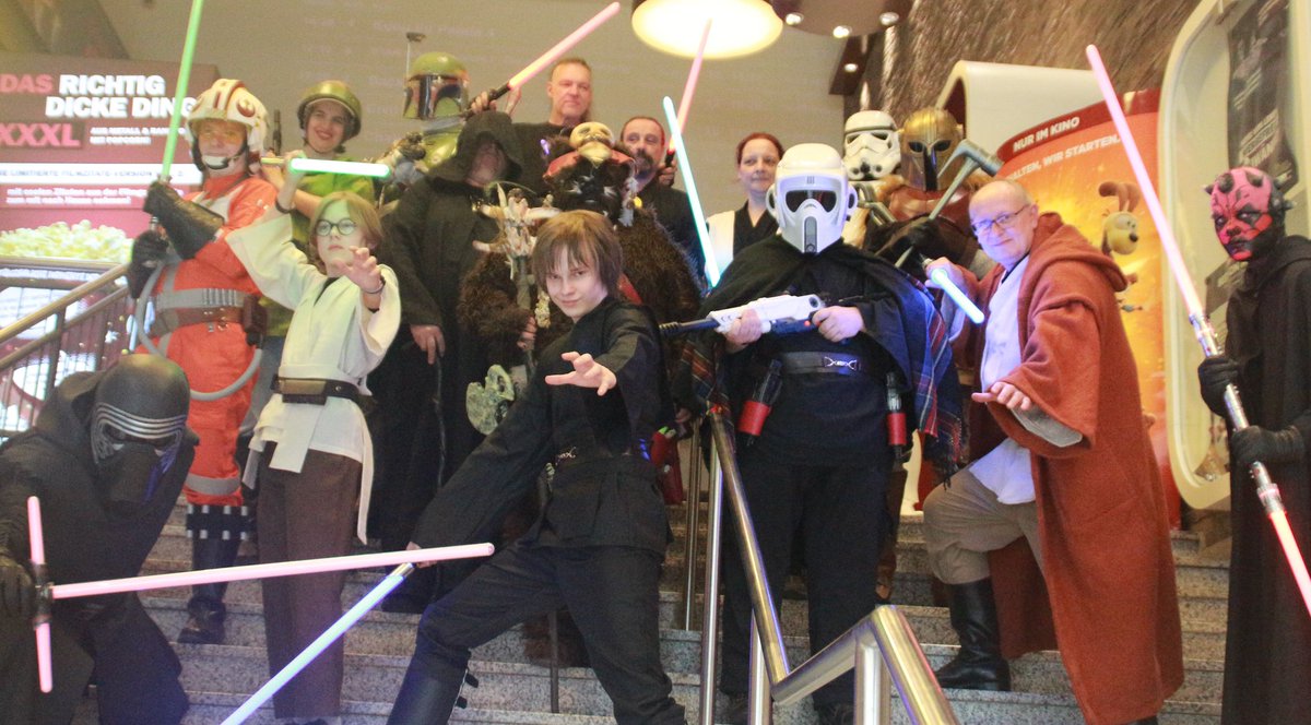 🚀 Star Wars Feeling in Düren!
Heute ab 16:30h sind wir kostümiert im Das Lumen und feiern die Wiederaufführung von Episode III. Perfekt für Fotos mit euren Helden! 📸
#StarWars #EpisodeIII #Düren #Kino #DasLumen #MayTheForceBeWithYou