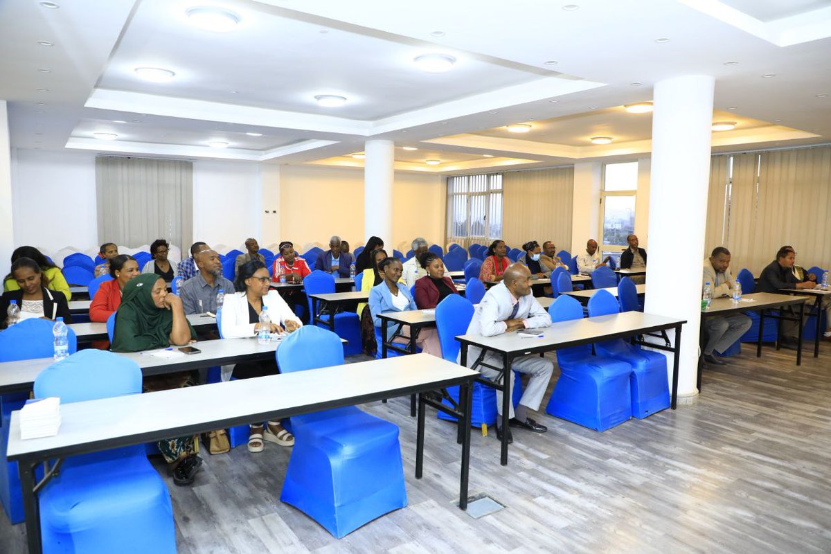 የኢትዮጵያ መገናኛ ብዙኃን ባለሥልጣን በቀጣይ ሊሰራቸው  ባቀዳቸው  ስትራቴጅክ ጉዳዮች ዙሪያ ከኢፌዴሪ የህዝብ ተወካዮች ምክር ቤት የዴሞክራሲ ጉዳዮች ቋሚ ኮሚቴ አባላት ጋር ውይይት አድርጓል።