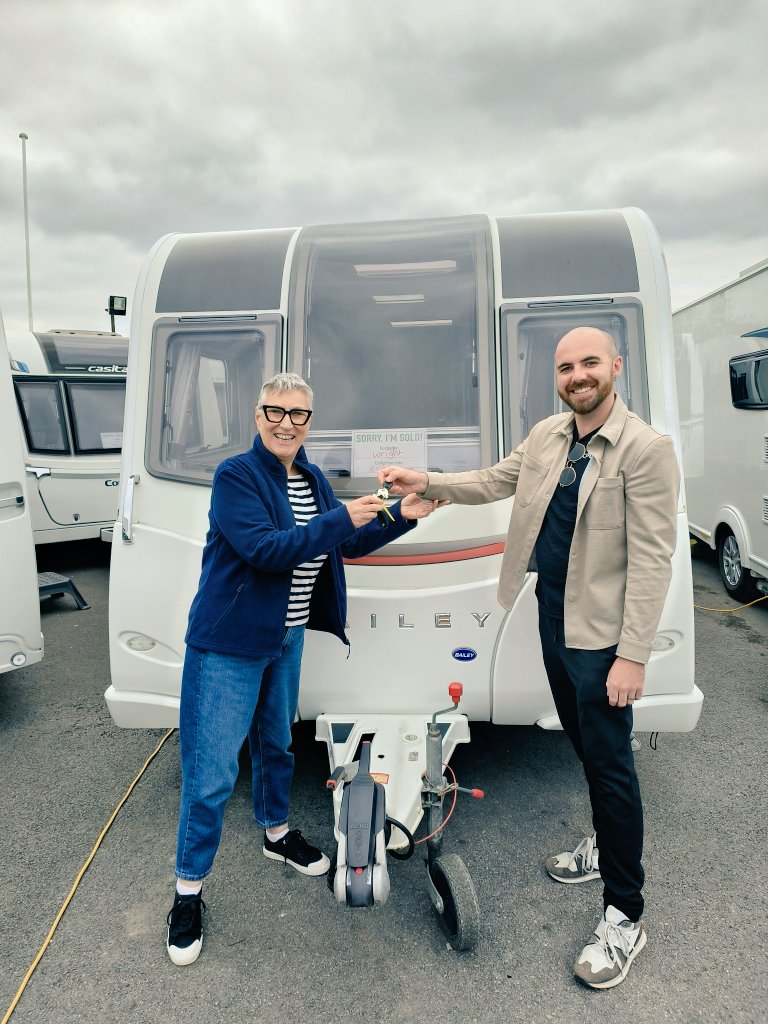 Karen Wright tweet media