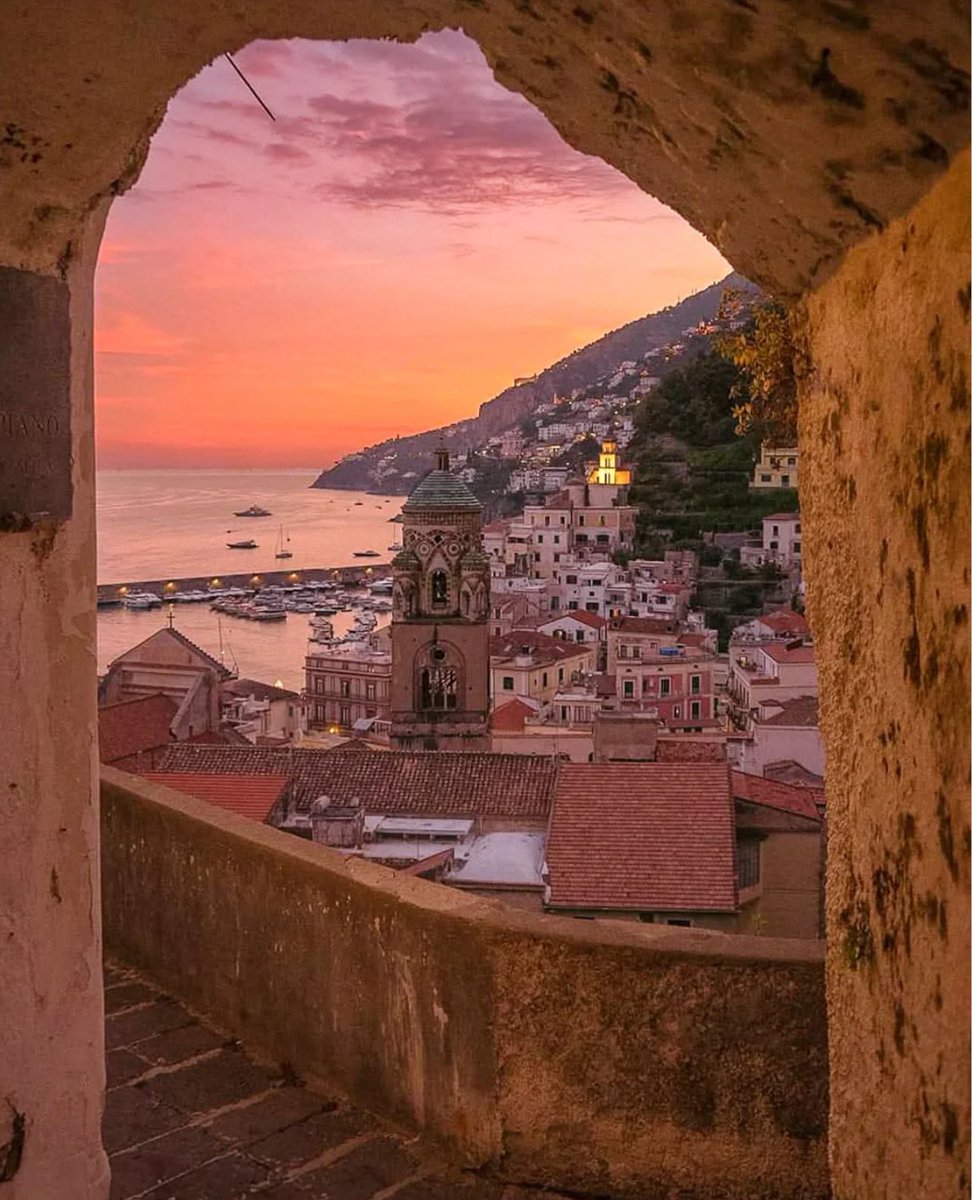 W0rld2026's tweet photo. Amalfi coast, Italy https://t.co/FS7T91lnif