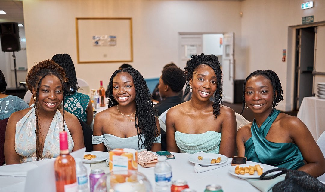 juneepictures's tweet photo. What's the perfect music for the this Candid shots. 

Follow Juneepictures on Instagram and TikTok 

#juneepictures #candidshot #photography #weddings #nigerianwedding https://t.co/sbT7eJatCK