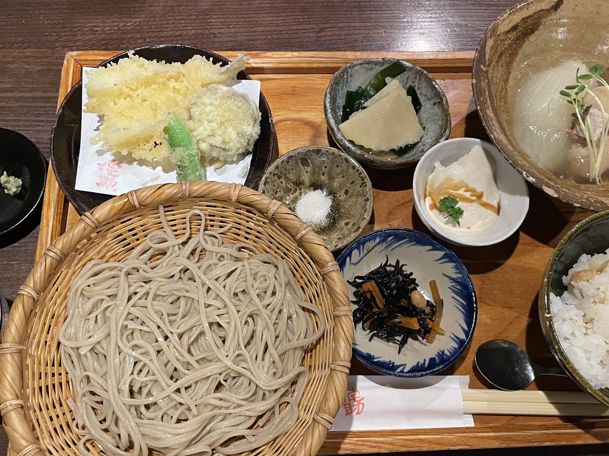 akiko__m's tweet photo. 馳走侘助⇨アローツリー https://t.co/3KkA53p7fu
