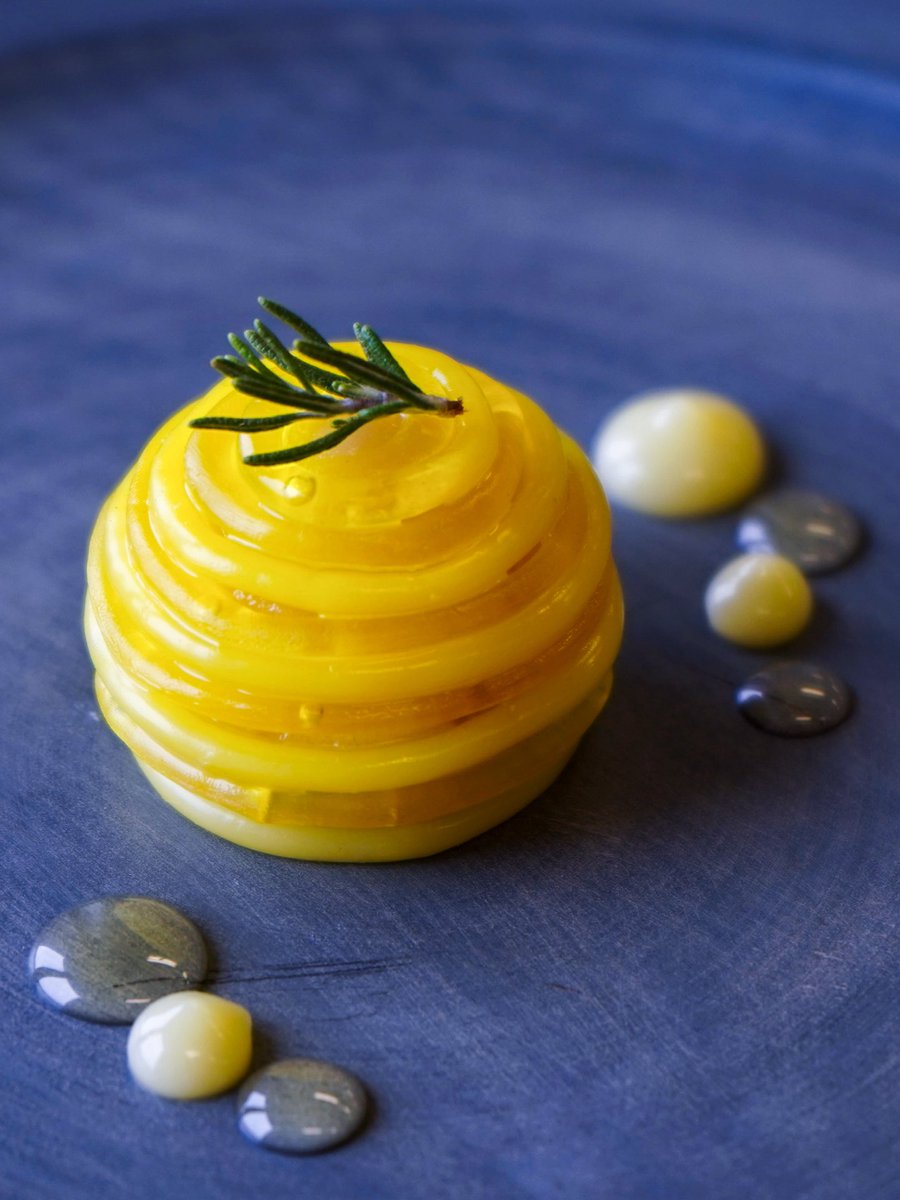 kema1015's tweet image. 💓 What if a Valentine’s Day dessert could reveal your heartbeat just by touching it?
🍯 What if highly fluid flavors can be captured into a 3D structure?
📝 dl.acm.org/doi/10.1145/37…
#CHI2025