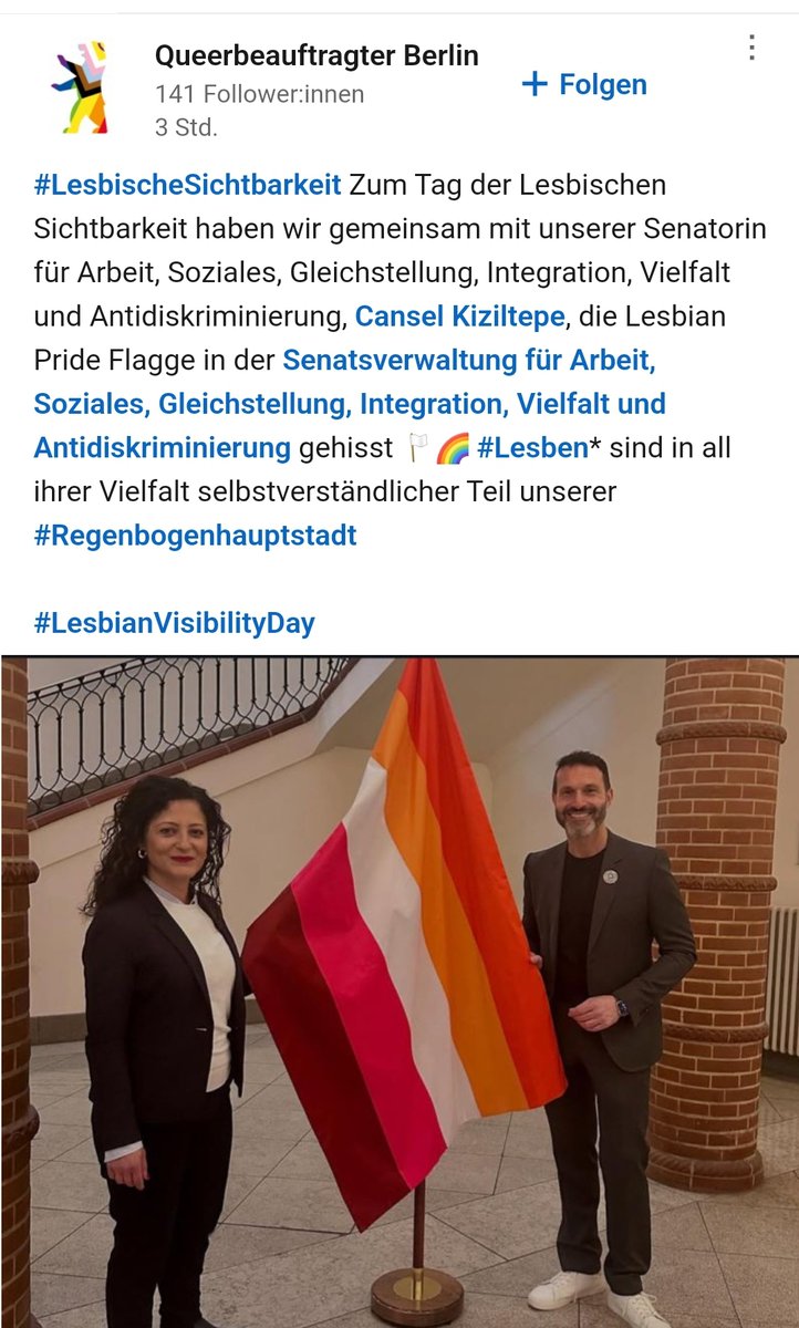 Irre! Heute ist Tag der #lesbischenSichtbarkeit. Aber was zeigt #Berlin s #Queer-beauftragter Alfonso Pantisano (neben der Flagge)? Das, was er am liebsten zeigt: sich selbst. Nicht etwa #Lesben, um die es doch gehen soll.