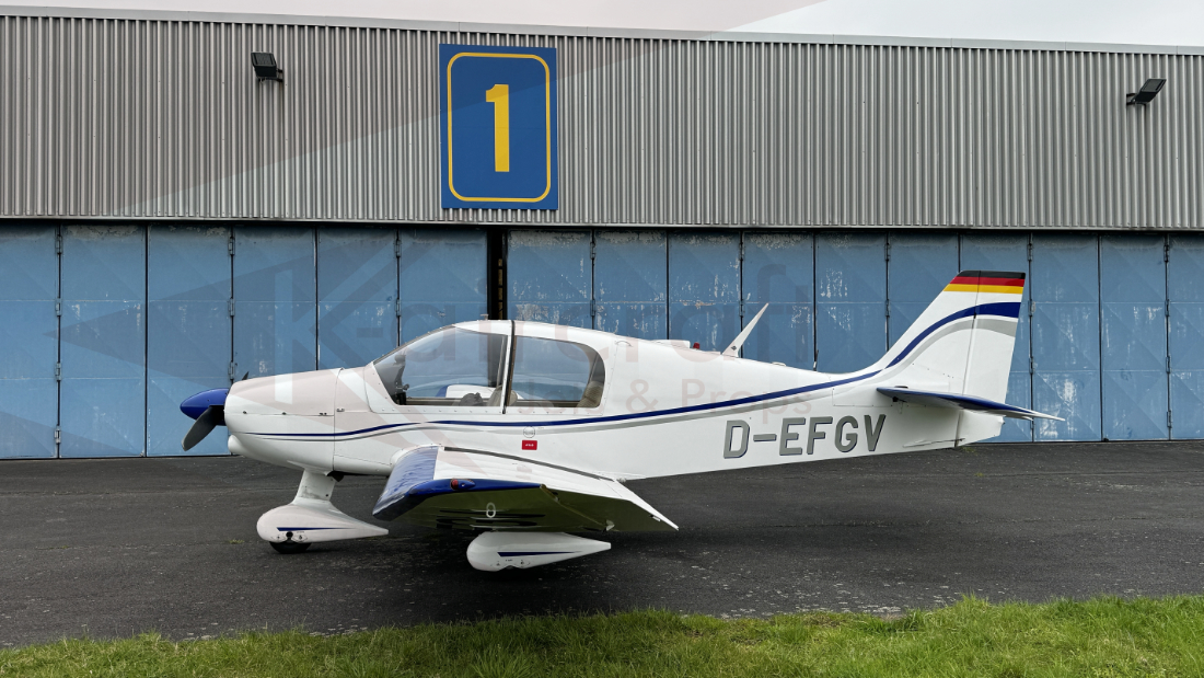 Kaircraft's tweet image. 🚨 For sale! 🚨
1973 Robin DR400/140

2202 total hours
775 hours since engine overhaul

More info: zurl.co/64Uxf 

#AircraftForSale #RobinDR400 #Aviation #FlyWithStyle #kaircraft #aircraft #generalaviation #avgeek #privateaviation #flightmarket