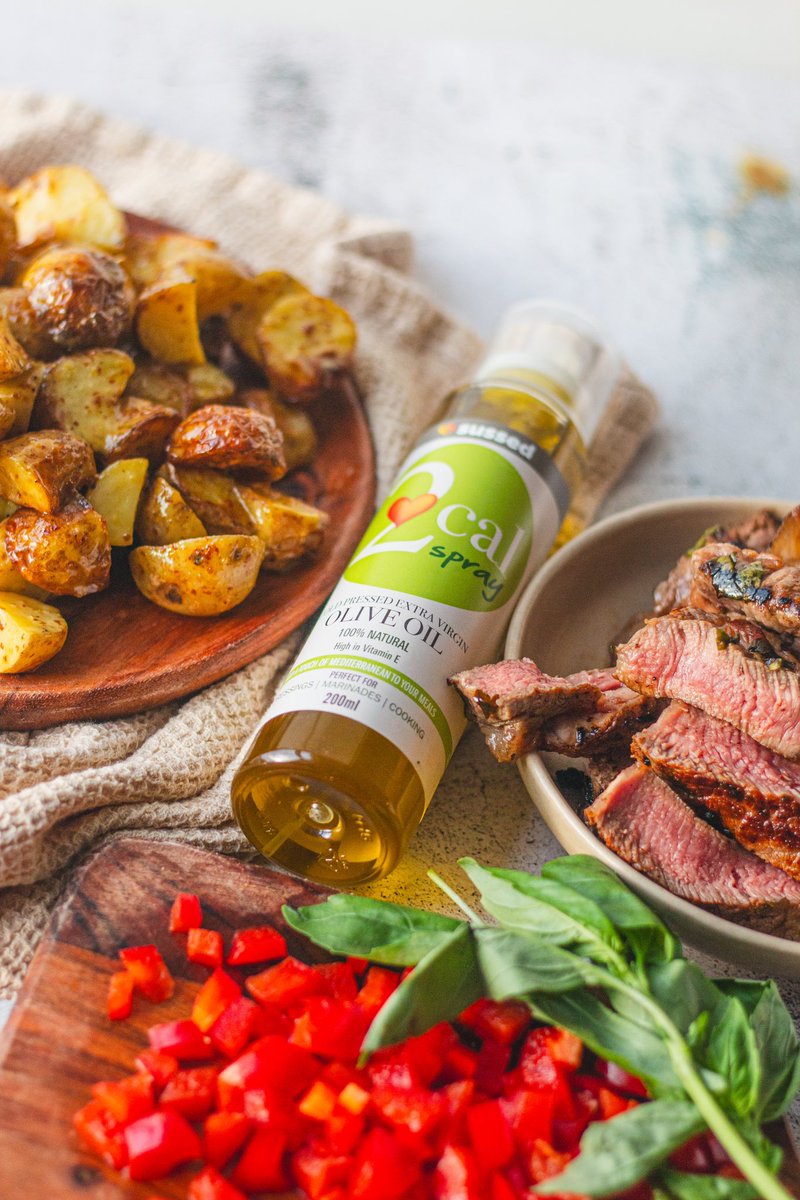 sussed11's tweet image. Always at the heart of the matter! Our gorgeous #2cal #OliveOil #spray is the first thing we reach for! 💚💚💚
#sussed #getsussed #livehappy #livehealthy #eathealthy