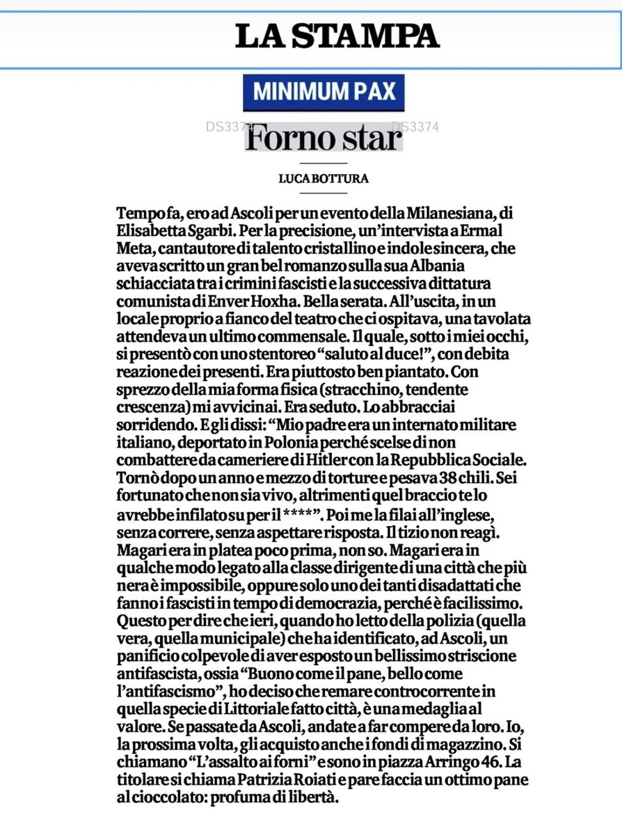 […] “quella specie di Littoriale fatto città” #ascolipiceno