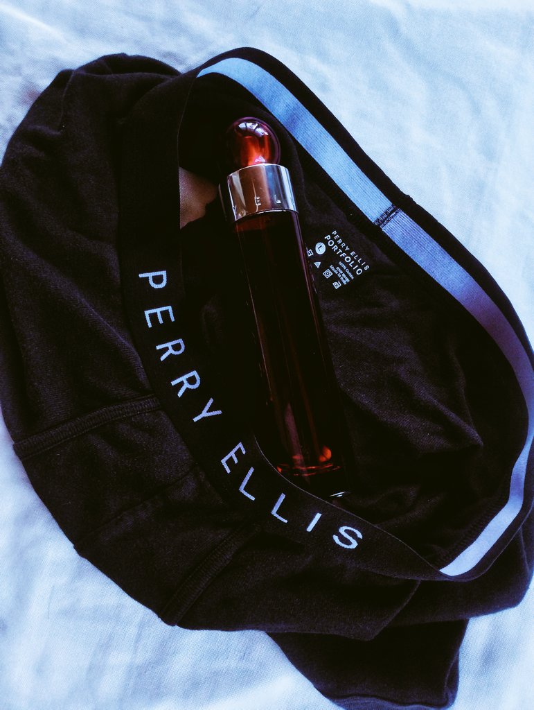 wafudaddy's tweet photo. Lag lag panty 🩲 combo
😄
Perry Ellis combo:
Amoy og na ADG tpos snug fit na boxers. Mapapa talon, palakpak, at tili talaga sila kay daddy 👌😄🤣 https://t.co/bHxVpn2XZR