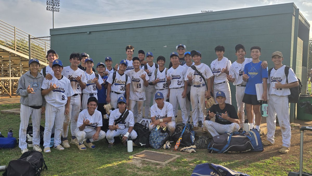 TYosh89's tweet photo. Whoo hoo!! We going to the ship!
Let's go Cougars!! https://t.co/JxsZkChOu2