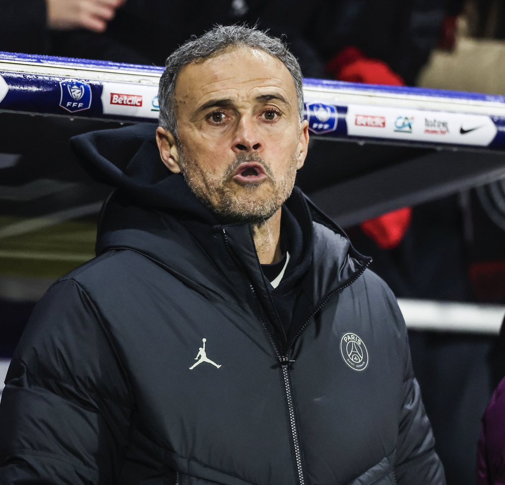 _BeFootball's tweet photo. 🚨 Luis Enrique 🇪🇸 :

« 𝗖𝗘𝗟𝗨𝗜 𝗤𝗨𝗜 𝗩𝗘𝗨𝗧 𝗗𝗘𝗦𝗖𝗘𝗡𝗗𝗥𝗘 𝗗𝗨 𝗕𝗔𝗧𝗘𝗔𝗨 𝗡’𝗔 𝗤𝗨’𝗔̀ 𝗗𝗘𝗦𝗖𝗘𝗡𝗗𝗥𝗘. »

(CP) https://t.co/jWtCcNSc3V