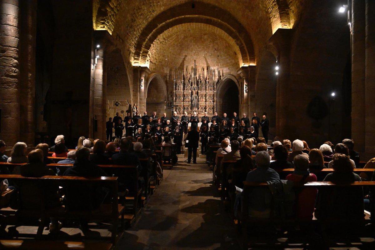 Antoni Gelonch (@antoni_gelonch) on Twitter photo Estratosfèric concert ahir d la <a href="/CoralCarmina/">Coral Càrmina</a>, amb l’organista Mercè Sanchis, la soprano Mar Jordana, el tenor Josep Poblet, el baix David Guitart i la violoncel·lista Sveta Trushka. Apoteòsica Missa d Glòria d Pau Casals! Quin gran final x a #dellumitenebres! <a href="/Horitzons2050/">Fundació Privada Horitzons 2050</a> Estratosfèric concert ahir d la <a href="/CoralCarmina/">Coral Càrmina</a>, amb l’organista Mercè Sanchis, la soprano Mar Jordana, el tenor Josep Poblet, el baix David Guitart i la violoncel·lista Sveta Trushka. Apoteòsica Missa d Glòria d Pau Casals! Quin gran final x a #dellumitenebres! <a href="/Horitzons2050/">Fundació Privada Horitzons 2050</a>