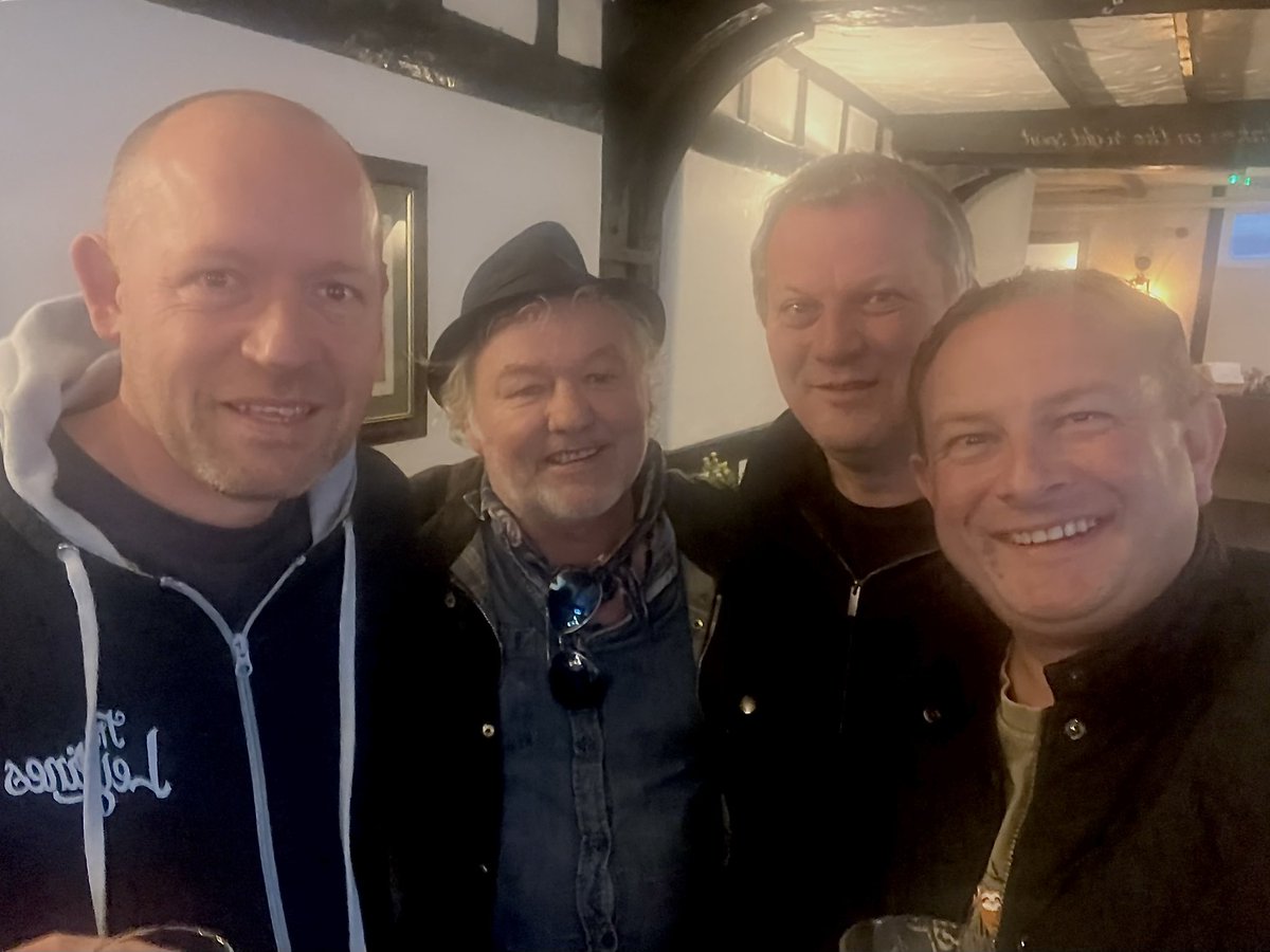 dancfrench's tweet photo. As always, a huge pleasure to bump into & say hello to Mark Chadwick before his solo gig at the Guildhall last weekend. Felt like such an exclusive gig. Great night.
Next up; Cinderford's finest... EMF at the Subs.
#markchadwick #levellers #gloucester #guildhall #folkrock https://t.co/BKgV0iIxwd