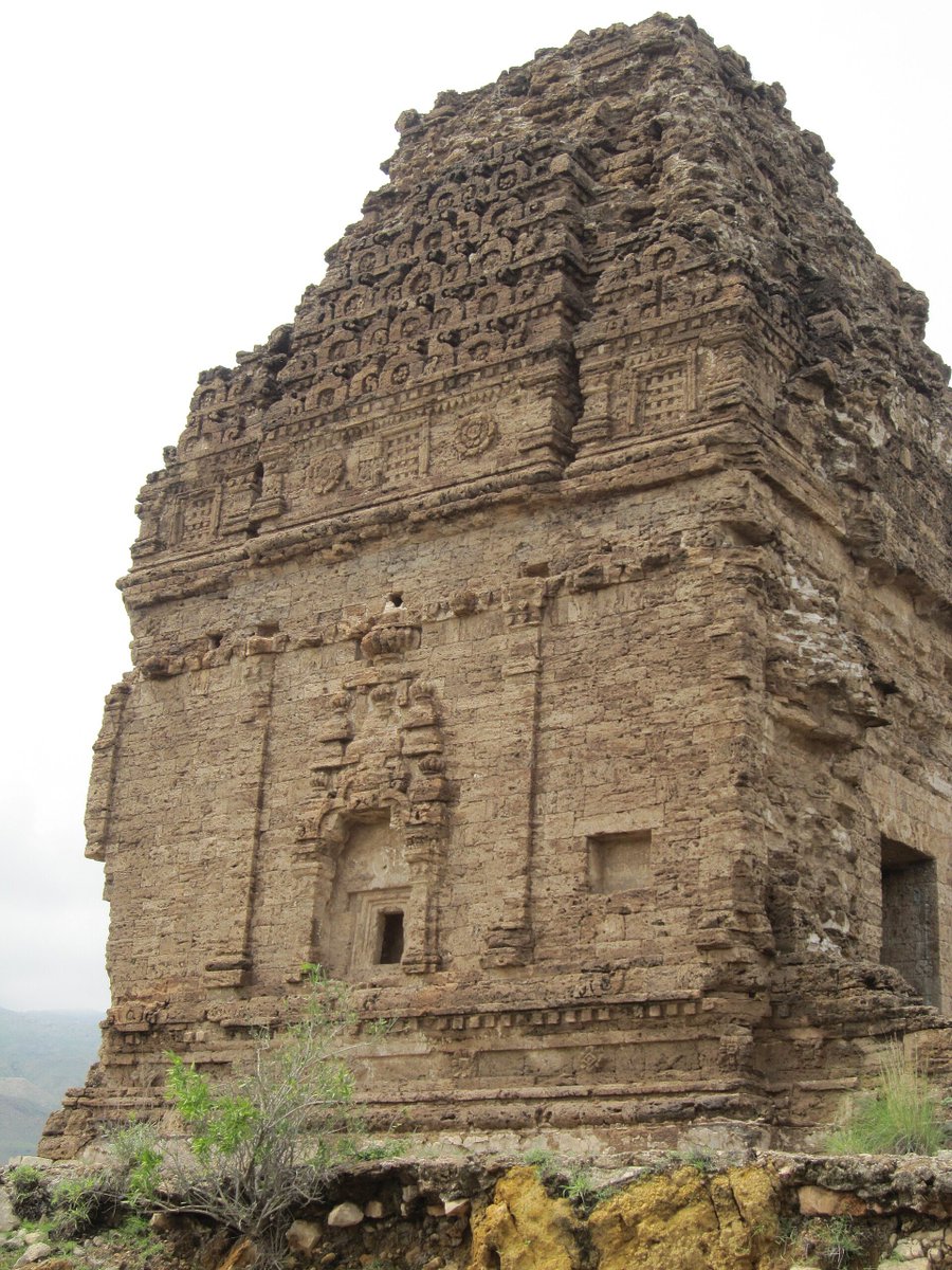 Yaduvam's tweet photo. Last remnants of the Hindu Shahi kingdom that once protected the frontiers of India. https://t.co/YkVi0XVIBb