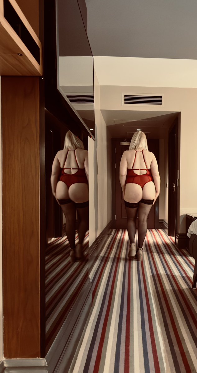 Ready to get on my knees as soon as my bull knocks on the door 😇♠️

#hotwife #cuckold #qos