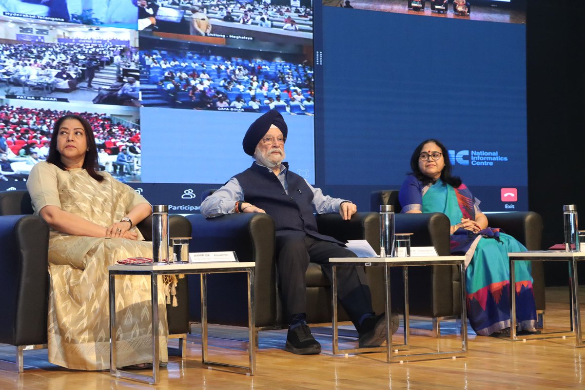 HardeepSPuri's tweet photo. India’s youth are driving our transformation towards being #ViksitBharat under the inspiring and firm leadership of PM @narendramodi Ji. It is immensely gratifying to witness, first-hand, the positive impact of PM Modi Ji’s visionary schemes of welfare and economic schemes on the lives of people.

In less than three years, PM Modi Ji has handed over appointment letters to 9.25 lakh qualified candidates across the country.
51,000 appointment letters were handed over today during the 11th edition of Rozgar Mela. I joined the event from Amity University in Mohali, Punjab where I had the privilege of personally handing over appointment letters to 25 young candidates out of the total 125 that were distributed in Punjab.

#Rozgar_Mela 
@PMOIndia @mygovindia @transformIndia @MyGovPunjabi @MSDESkillIndia @_DigitalIndia @PIB_India @MIB_India @PetroleumMin @bankofbaroda @IOBIndia @UCOBankOfficial @crpfindia @IndiaPostOffice @IncomeTaxIndia @IRS_CIT @NIDEM_GoI