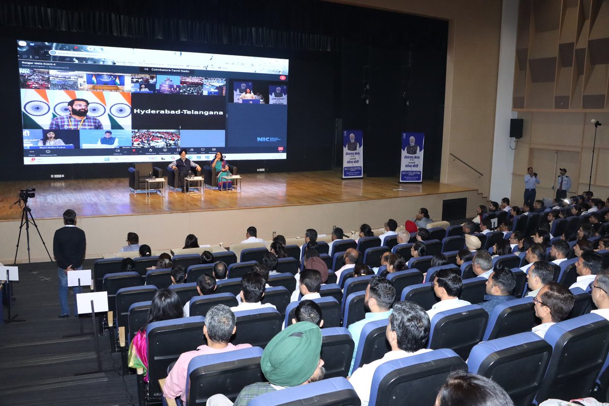 HardeepSPuri's tweet photo. India’s youth are driving our transformation towards being #ViksitBharat under the inspiring and firm leadership of PM @narendramodi Ji. It is immensely gratifying to witness, first-hand, the positive impact of PM Modi Ji’s visionary schemes of welfare and economic schemes on the lives of people.

In less than three years, PM Modi Ji has handed over appointment letters to 9.25 lakh qualified candidates across the country.
51,000 appointment letters were handed over today during the 11th edition of Rozgar Mela. I joined the event from Amity University in Mohali, Punjab where I had the privilege of personally handing over appointment letters to 25 young candidates out of the total 125 that were distributed in Punjab.

#Rozgar_Mela 
@PMOIndia @mygovindia @transformIndia @MyGovPunjabi @MSDESkillIndia @_DigitalIndia @PIB_India @MIB_India @PetroleumMin @bankofbaroda @IOBIndia @UCOBankOfficial @crpfindia @IndiaPostOffice @IncomeTaxIndia @IRS_CIT @NIDEM_GoI