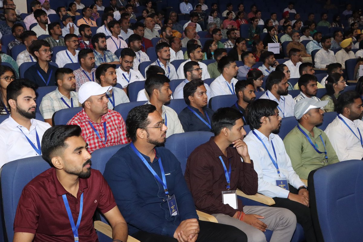HardeepSPuri's tweet photo. India’s youth are driving our transformation towards being #ViksitBharat under the inspiring and firm leadership of PM @narendramodi Ji. It is immensely gratifying to witness, first-hand, the positive impact of PM Modi Ji’s visionary schemes of welfare and economic schemes on the lives of people.

In less than three years, PM Modi Ji has handed over appointment letters to 9.25 lakh qualified candidates across the country.
51,000 appointment letters were handed over today during the 11th edition of Rozgar Mela. I joined the event from Amity University in Mohali, Punjab where I had the privilege of personally handing over appointment letters to 25 young candidates out of the total 125 that were distributed in Punjab.

#Rozgar_Mela 
@PMOIndia @mygovindia @transformIndia @MyGovPunjabi @MSDESkillIndia @_DigitalIndia @PIB_India @MIB_India @PetroleumMin @bankofbaroda @IOBIndia @UCOBankOfficial @crpfindia @IndiaPostOffice @IncomeTaxIndia @IRS_CIT @NIDEM_GoI