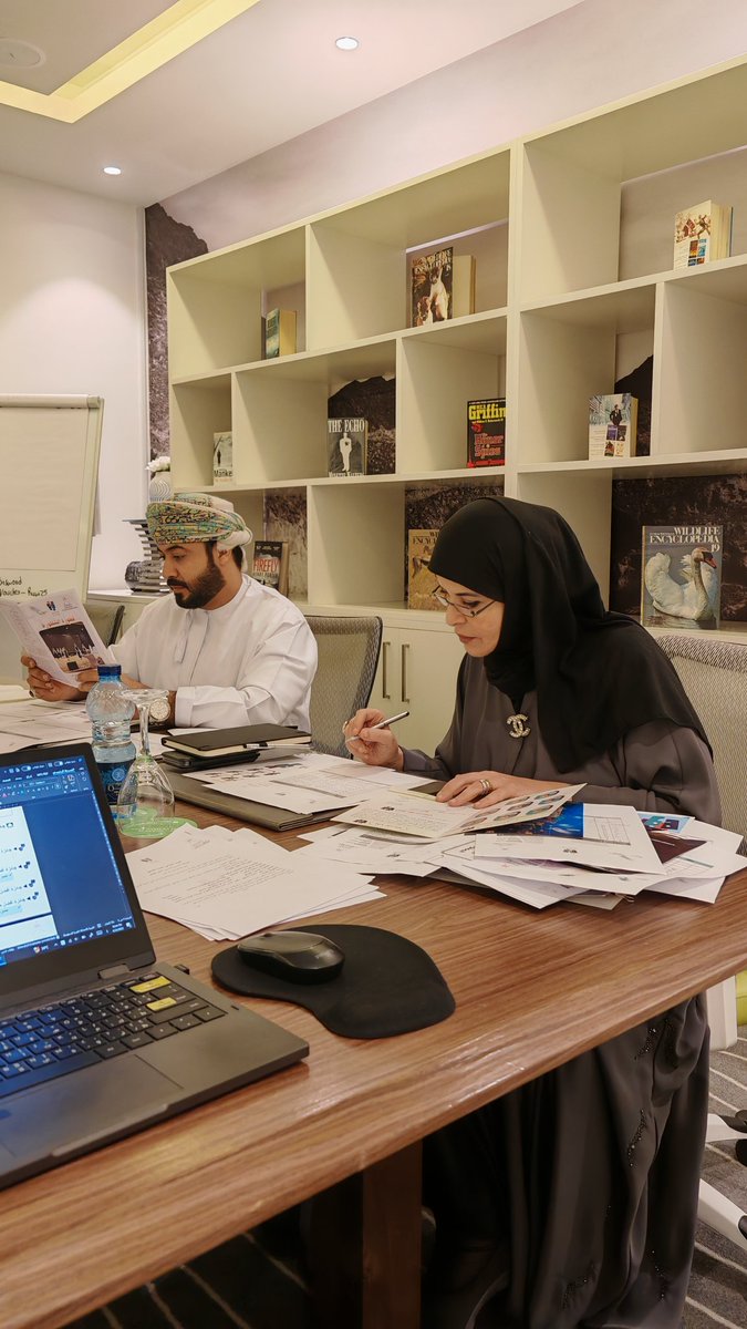 الأعزاء أعضاء اللجنة الكرام
الفنانة الدكتورة عبير الجندي
الأستاذ القدير هلال البادي
الإعلامي القدير عابدين البلوشي