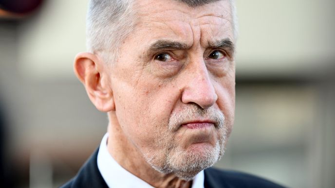 Posledniskaut's tweet photo. Na dotaci ve výši 75 milionů z veřejných zdrojů neměl podnik Vodňanská drůbež z koncernu Agrofert nárok, rozhodl pražský městský soud. Soudce navíc v rozsudku konstatoval, že Andrej Babiš v době svého vládního angažmá porušoval zákon o střetu zájmů.
https://t.co/K9TXXK5WFw https://t.co/tLRM3C6O5u