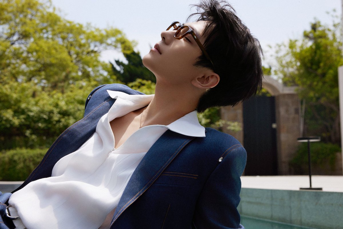 FulltimeBusy09's tweet photo. OMG .......

#YangYang
#YangYang杨洋 
#หยางหยาง https://t.co/1UpCkJr3qs