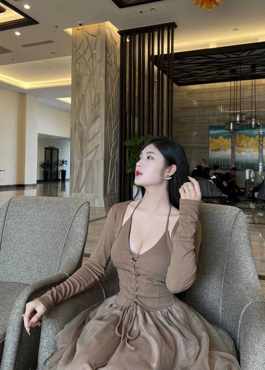 Quynhalee001's tweet photo. Em thổi kèn giỏi lắm, anh có muốn thử không https://t.co/Q8aqZ2CR2H
