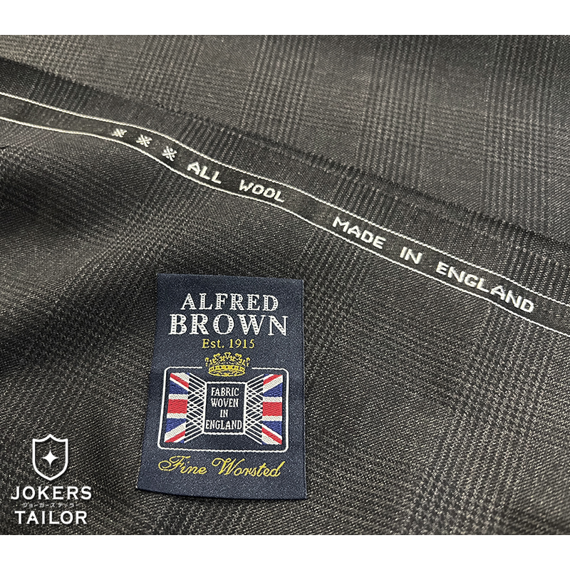 1915年創業、英国服地メーカー「Alfred Brown(アルフレッド・ブラウン)」。
英国服地らしい、しっかりと目の詰まった打ち込みでありながらも上品な光沢感があり高い耐久性とエレガンスを兼ね備えた仕上がりになっています。
jokerstailor.com
#オーダーメイド専門店 “ #ジョーカーズテーラー ”