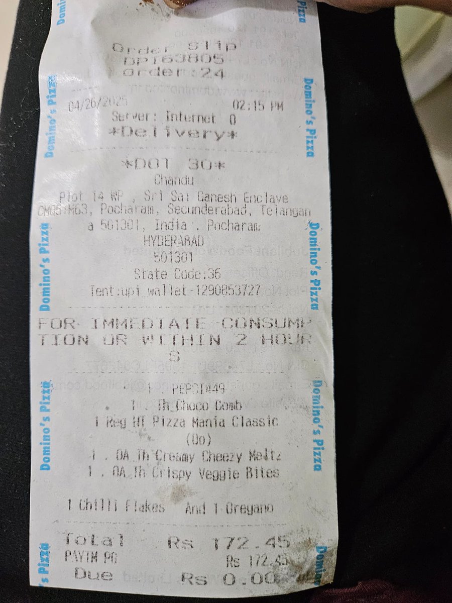 imJDavid18's tweet photo. @dominos_india worst service. Worst staff behavior. I have ordered an 5 course meal where I should get golden corn pizza. Instead they have mean plain classic pizza. In the bill also they have mentioned and sent classic pizza from their end. https://t.co/tbSw934Ide