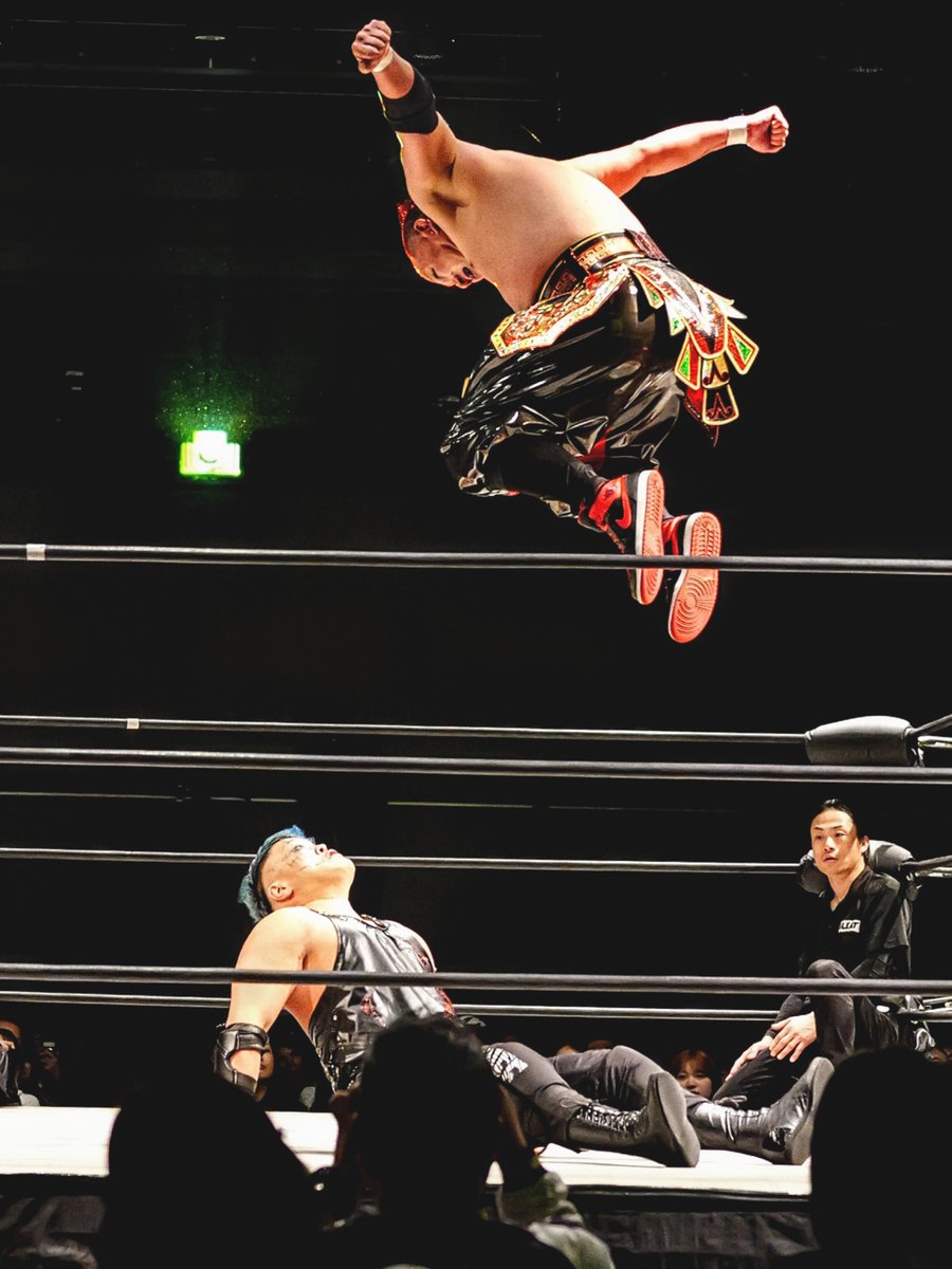 ihnoadodes's tweet image. カズマサカモト選手の見事な勝利でした！！
ラフプレーもひっくるめて迫力のあるいいカードだったなと💥
まだまだ抗争は続きそうですね

#KAZMASAKAMOTO
#河上ファイヤー隆一
#GLEAT