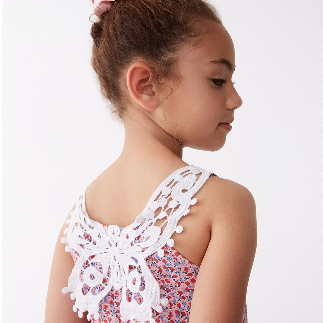 Estamos in love con este bordado en forma de mariposa 🦋 del vestido PAPILLON.

#canadahouseofficial #weRcanada #spring #fashion #kids #modainfantil #inlove #papillon