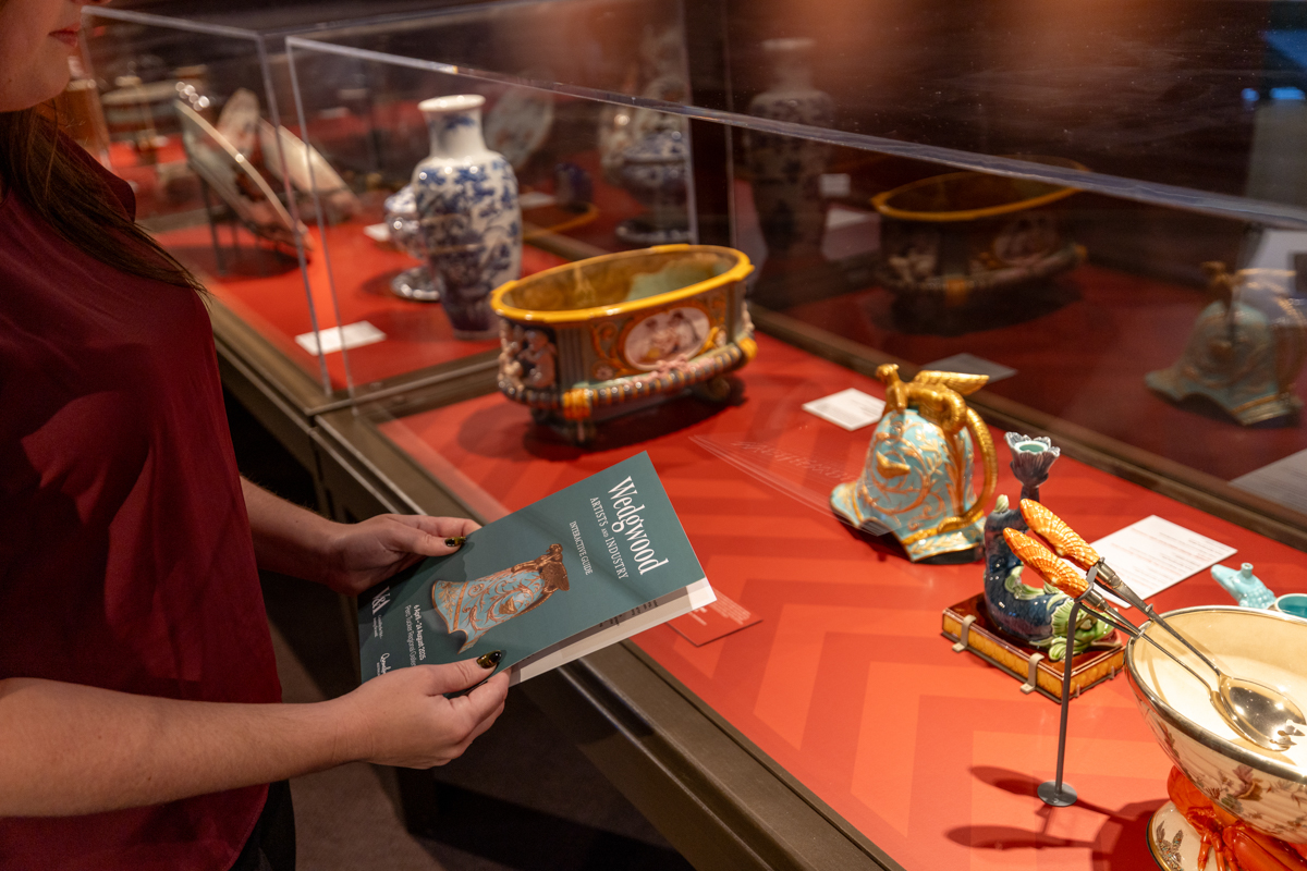 V&A Wedgwood Collection tweet media