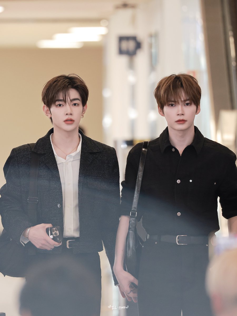 flipped_bbhh's tweet photo. 250425 GMP HQ

얘들아 손 뭐해…

#장하오 #ZHANGHAO #章昊 #ジャンハオ
#성한빈 #SUNGHANBIN #成韩彬 #ソンハンビン
#ZB1 #ZEROBASEONE  #제로베이스원 https://t.co/jAYdb1E0Sj