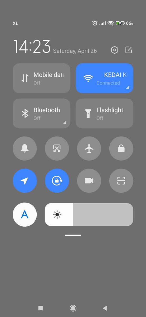MataDuniadotcom's tweet photo. Lawak banget nih @myXL 
Gue pake wifi, mobile data mati
Tapi dapet SMS ada pemakaian internet
Ujung-ujungnya pemotongan pulsa

Ga gini juga dong nyari duitnya.. https://t.co/PggqYMCfDk