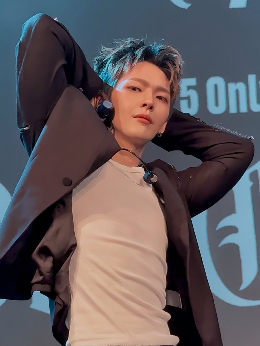 mumumu287's tweet image. 🔥 Hot armpit guy 🔥

#OnlyOneOf #온리원오브
#KB #규빈