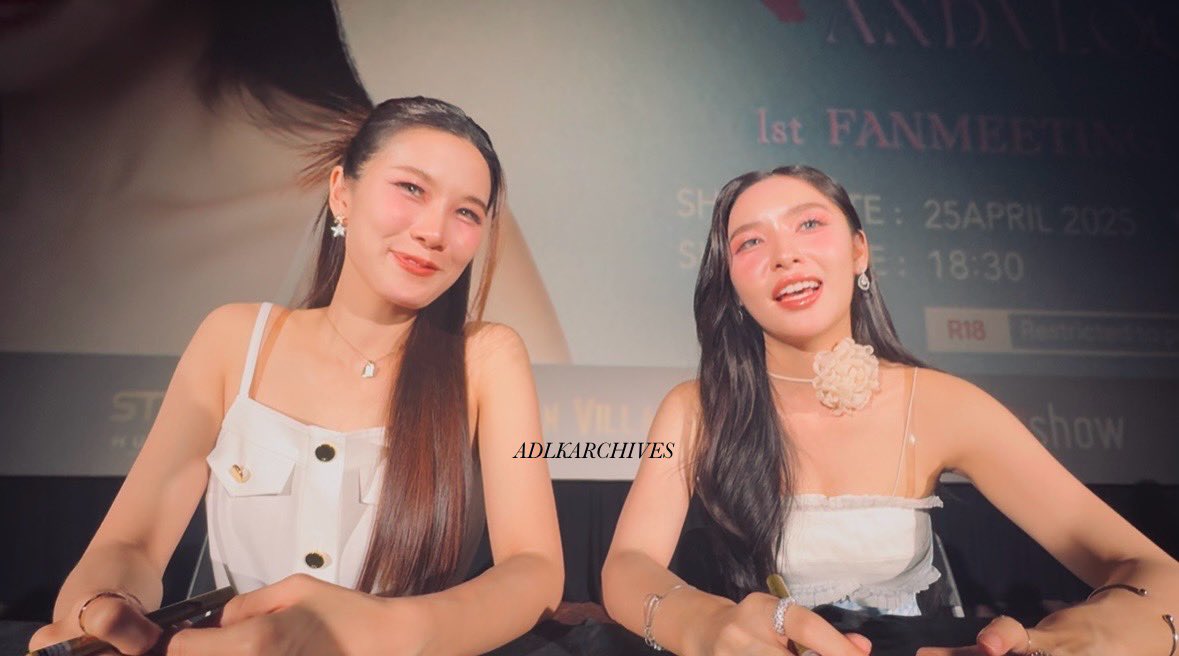 ADLKARCHIVES's tweet photo. as long as i exist, you will be loved 🥹♥️♾️ always beside you both🫶🏻

ADLK 1ST SG FANMEET
#ADLK1STFMINSG
#อันดาลูกแก้ว 
#AndaLookkaew 
#andaanunta 
#lookkaewkamollak https://t.co/ZljZYgUcOf