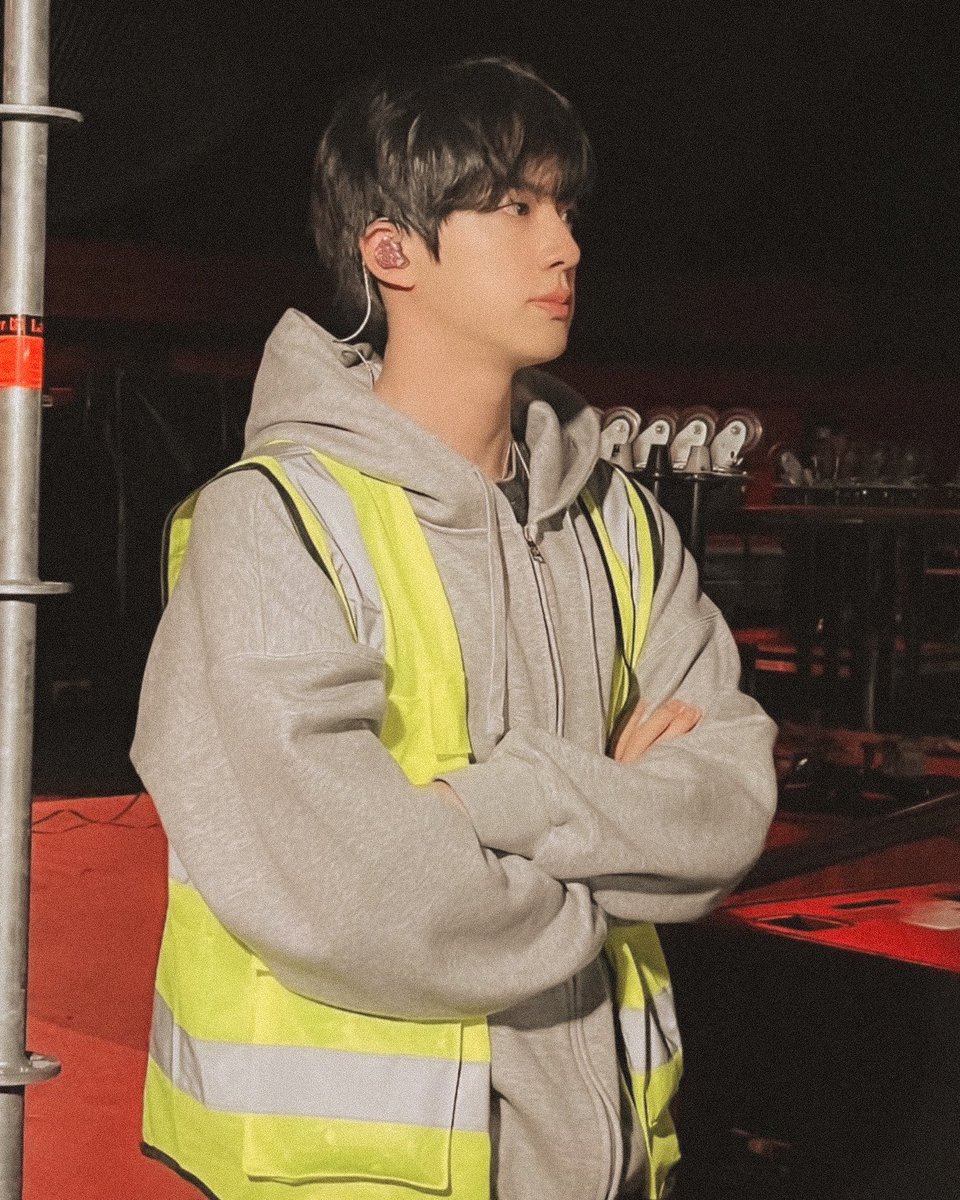 filmsforjin's tweet photo. he’s so fine but he has to do something silly every 5 seconds or he’ll explode https://t.co/MGrBD1E57C