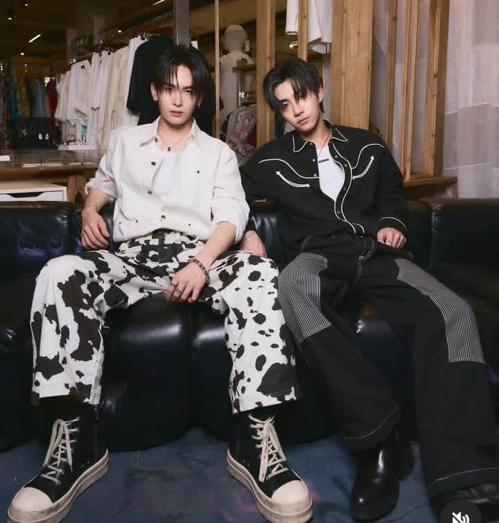 <a href="/perthppe/">PERTHPPE</a> จริงๆคับน่ารักเกินต้านน่อคับ🖤🤍😘
1M แล้วอ่ะน่ะ
#CommaAndxPerthSanta 
#CommaAndBeYourOwnMuse 
#PerthTanapon #KDPPE 
#Santapp 
#PerthSanta 
#เพิร์ธแซนต้า