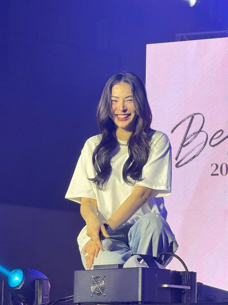 Die with a smile ❌️
Die for this smile✅️
🥹🫶

PERAYA BEGIN AGAIN
#FayeFMinPhnomPenh