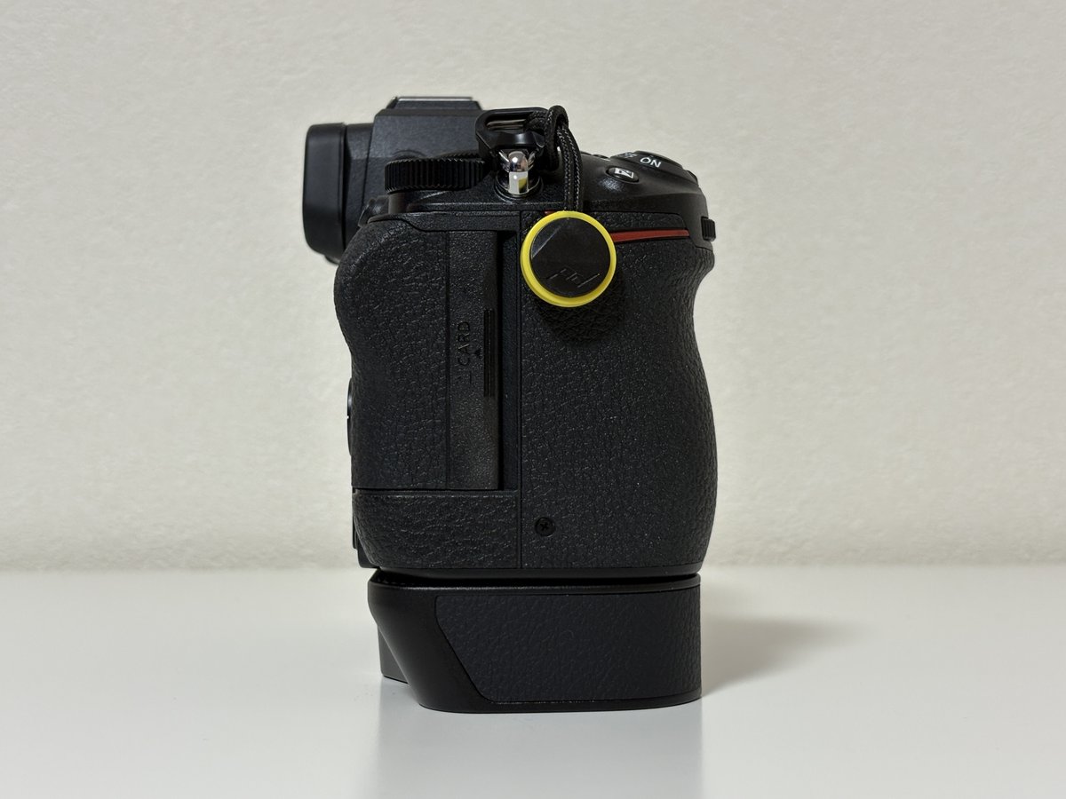 Nikonから公式の適合は出ていませんが、Z5IIに付くとの噂の