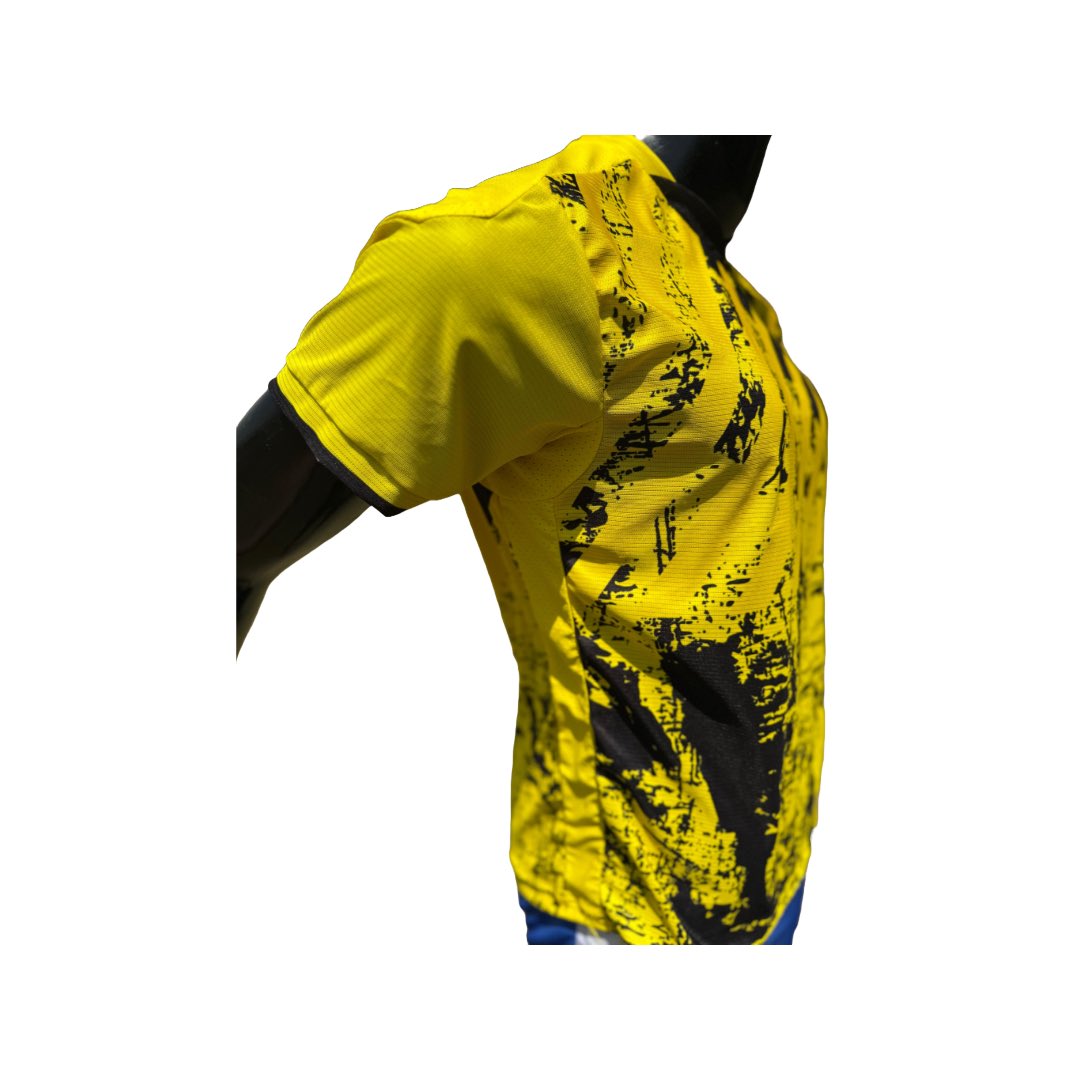 sports_tailored's tweet image. A must-see for semi-pro and pro clubs — our new shirt features advanced air ventilation panels for superior breathability, helping athletes stay cooler, drier, and focused from kick-off to final whistle.#ProLevelPerformance #SemiProReady #EliteSportswear #BespokeKits #GameDayGear