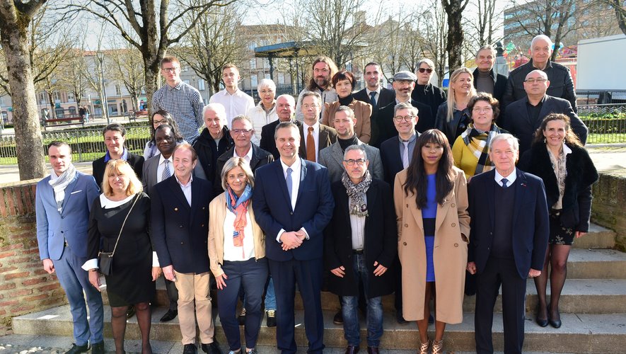 RedVanguard81's tweet image. Cette nuit à Albi une vingtaine de personnes affiliées à Patria Albiges ont attaqué la terrasse du bar Le Cosy en gazant et frappant plusieurs personnes. À la tête de cette attaque Thomas Rouquette. Colistier du FN en 2014 @Fr_Cabrolier à #Albi.
@prefet81