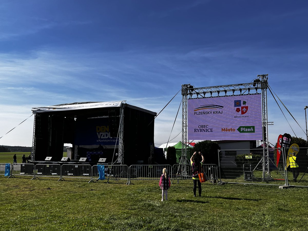 Den ve vzduchu v Plasích 🛩️ Od 11:04 vysíláme živě na rádiu Český rozhlas Plzeň 📻