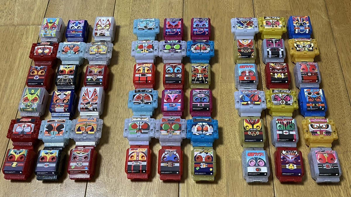 レジェンドライダーゴチゾウシリーズ 最強フォームバージョンの配列 左