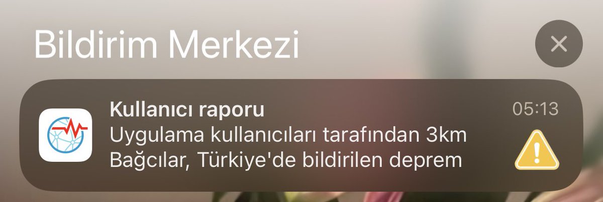 Deprem ağı uygulamasından sürekli Bağcılardan reportlayan kim Allah aşkına. Şunu bulun belli ki dalga geçiyor; sürekli bağcılardan bildirim geliyor.