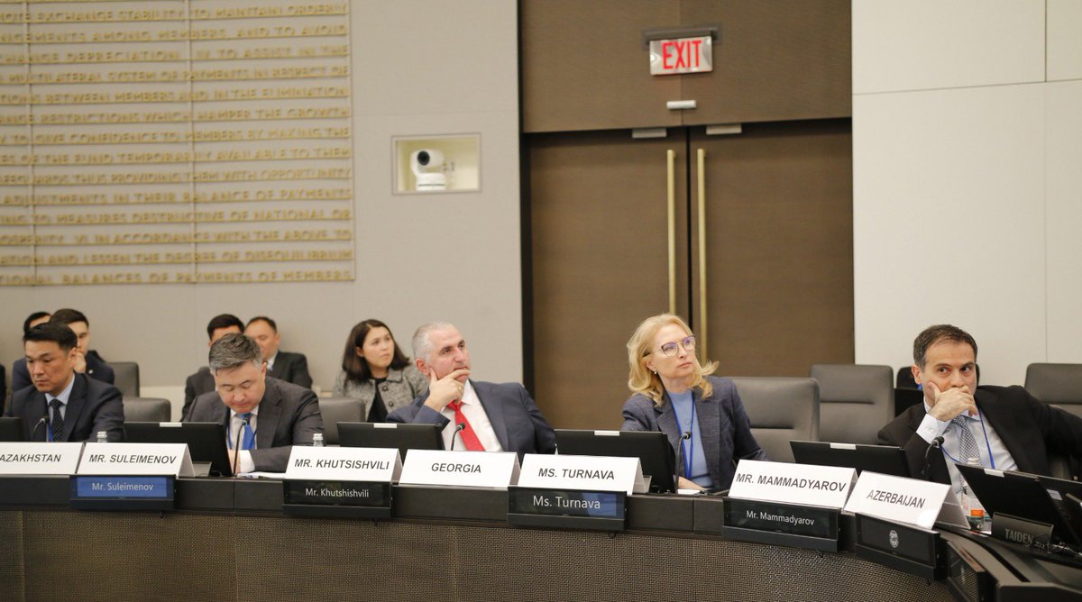 mofgeorgia's tweet photo. Minister @Lasha_Khutsish participated in the Board Room Meeting of #CCA Ministers &amp; Central Bank Governors with #IMF Deputy Managing Director Bo Li during the #SpringMeetings2025 to discuss regional economic prospects, shared challenges &amp; importance of continued cooperation. https://t.co/AYvYugtpwh