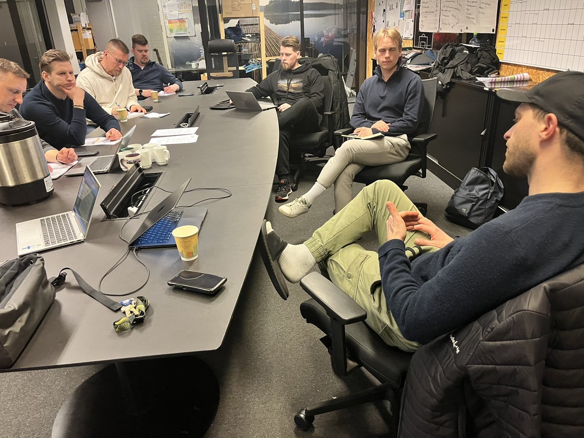 Juha Malinen (@jumalinagain) on Twitter photo Vein pohjoisen seurat selvittämään Euroopan sensaation salaisuudet. 4 päivää faktoja. <a href="/Glimt/">FK Bodø/Glimt</a> oli 2012 konkurssissa, 2016 kakkossarjassa. Viikon päästä <a href="/EuropaLeague/">UEFA Europa League</a> semifinaaleissa vastaan tulee <a href="/SpursOfficial/">Tottenham Hotspur</a> Budjetti on jo 70m€ ja työntekijöitä 120. <a href="/Palloliitto/">Suomen Palloliitto</a> <a href="/Huuhkajat/">Huuhkajat</a> Vein pohjoisen seurat selvittämään Euroopan sensaation salaisuudet. 4 päivää faktoja. <a href="/Glimt/">FK Bodø/Glimt</a> oli 2012 konkurssissa, 2016 kakkossarjassa. Viikon päästä <a href="/EuropaLeague/">UEFA Europa League</a> semifinaaleissa vastaan tulee <a href="/SpursOfficial/">Tottenham Hotspur</a> Budjetti on jo 70m€ ja työntekijöitä 120. <a href="/Palloliitto/">Suomen Palloliitto</a> <a href="/Huuhkajat/">Huuhkajat</a>