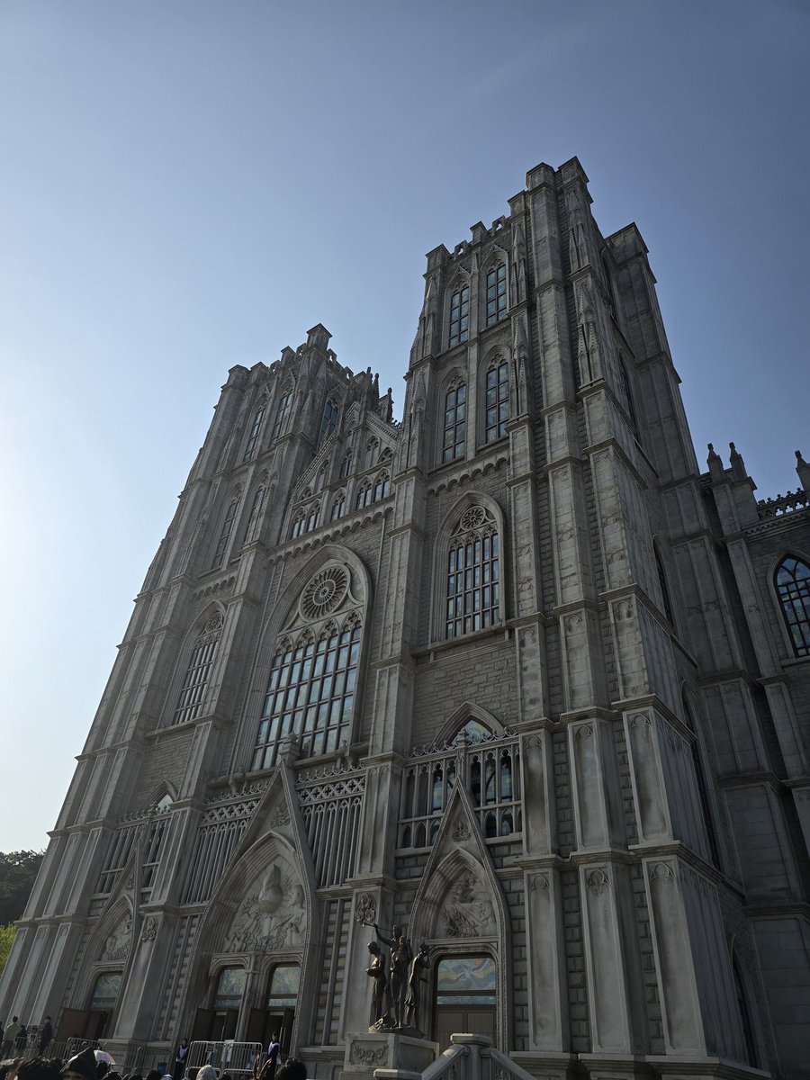 시간 맞춰올껄... 늦을까봐 너무 일찍왔다...