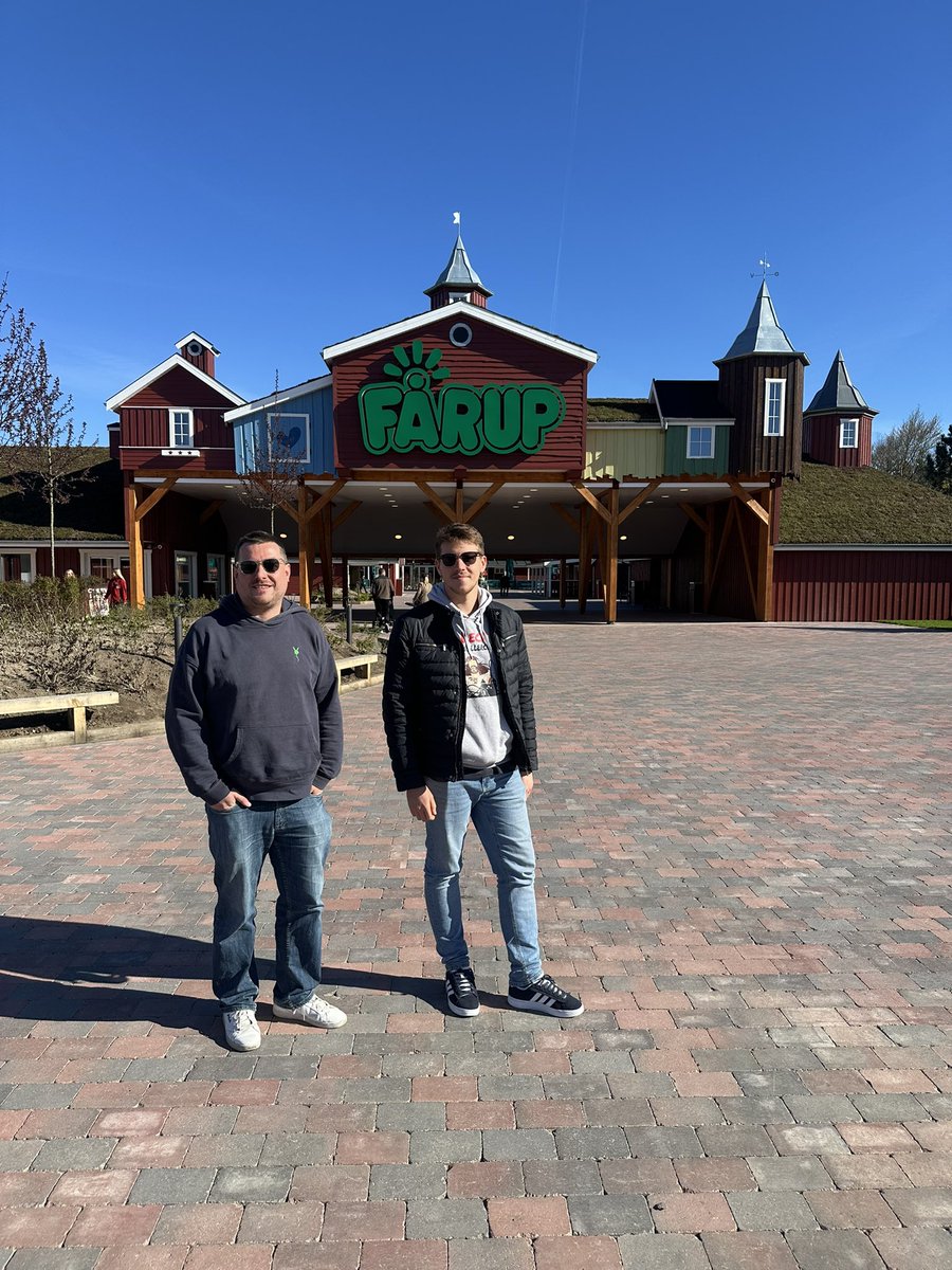 BorisBnp's tweet photo. Grand ciel bleu, j’espère pas trop de monde de et la journée s’annonce parfaite dans ce parc que j’avais visité il y a 10 ans et que j’avais déjà adoré ! #farup https://t.co/lGyGinThOi