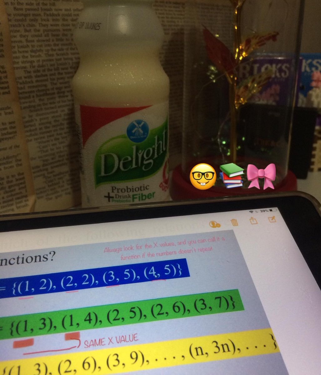 Azaraiah_'s tweet photo. prepping for academic comeback but this time we'll use the TOXIC STUDY MOTIVATION https://t.co/ANSMMwDk1B