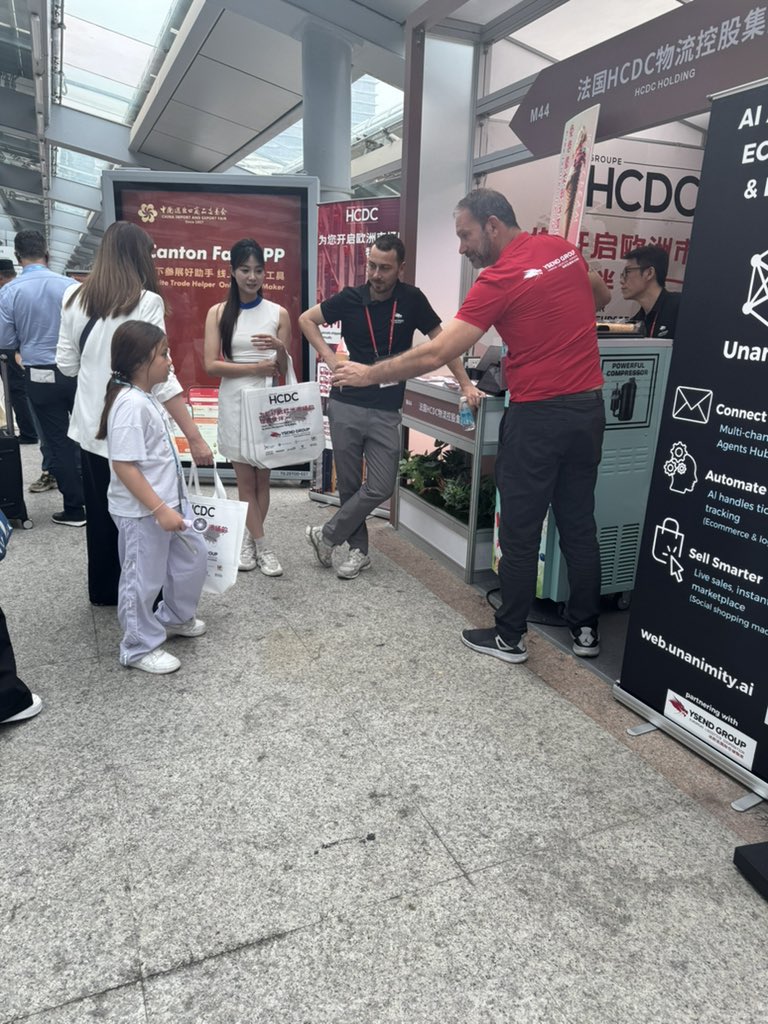 xxphdg's tweet photo. #cantonfair2025 #YSEND GROUP European logistics cooperation between major logistics company in Europe, as #transcan group, #colisland , #bxlogistique, #parcelontime, #envoidunet.com, #yourstore, #mpsindustry, #dfcbuilding is welcoming customers with ice cream ! Booth M44 https://t.co/pKR6SSxf4o
